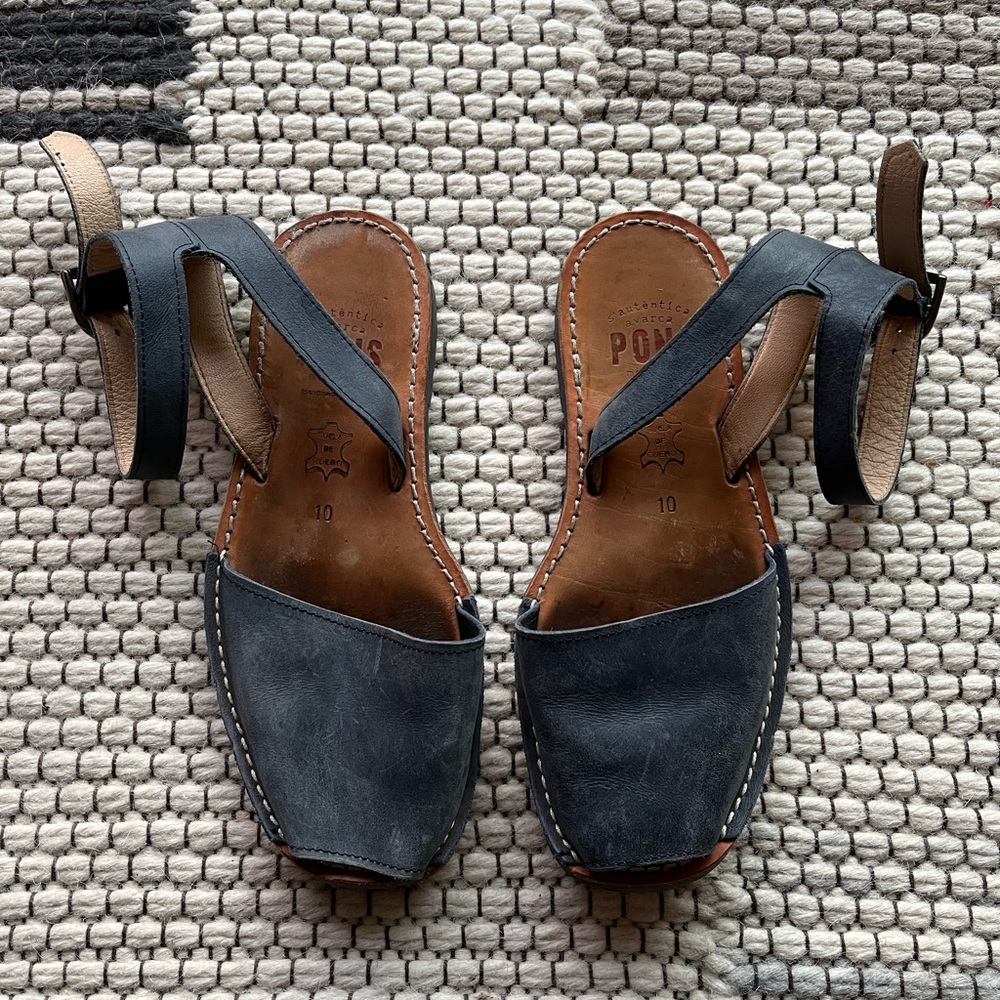 Pons Avarcas leather ankle sandals, made in Spain, navy size 10, euro 40